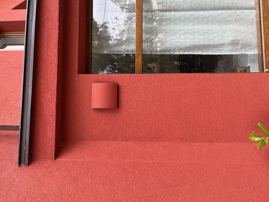 Resetka v barvi fasade